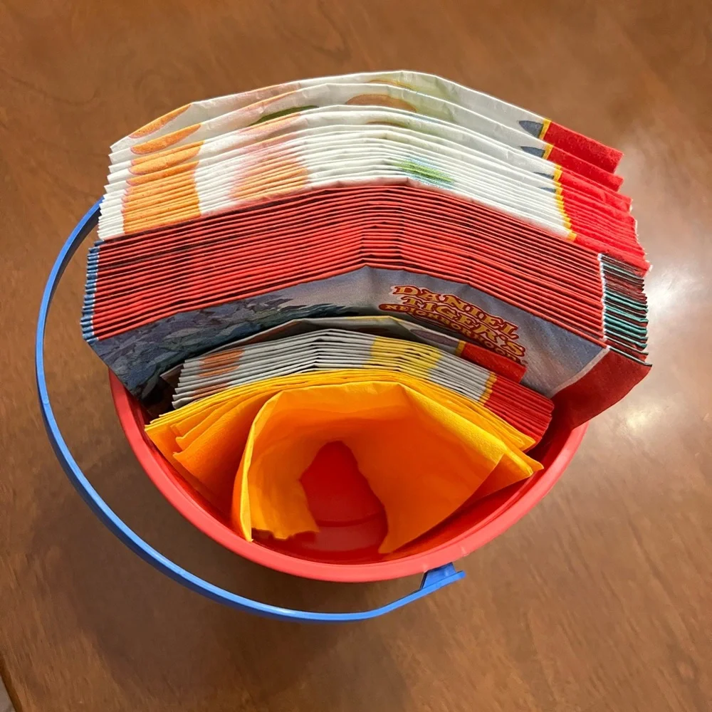 Daniel Tiger party favor napkins and bucket set new